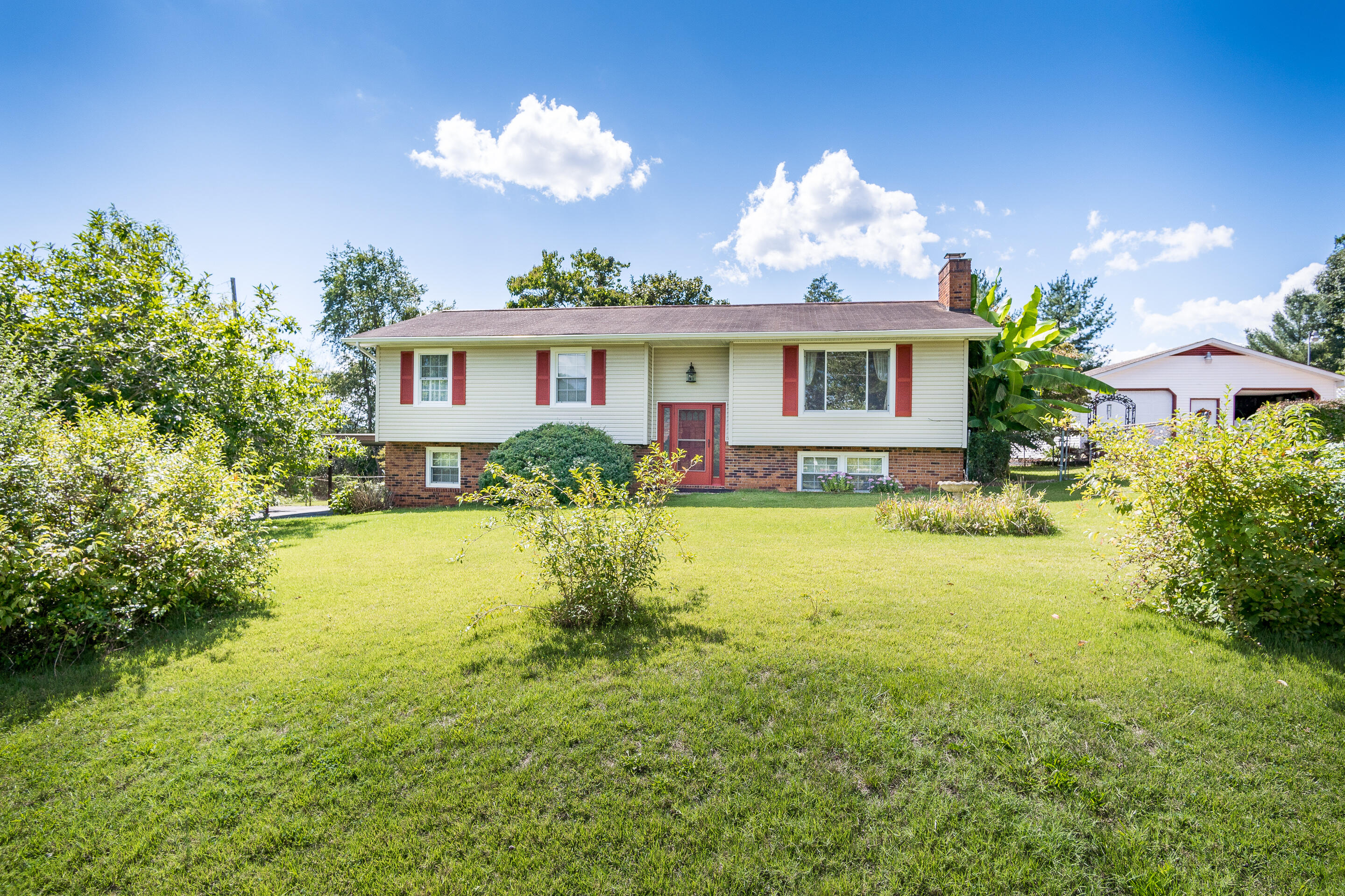 313 Jones Road Church Hill, TN 37642 - Photo 3 of 40 exterior-2