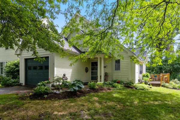 $585,000 | 17 Eastman Farm Road, Burlington, VT 05408