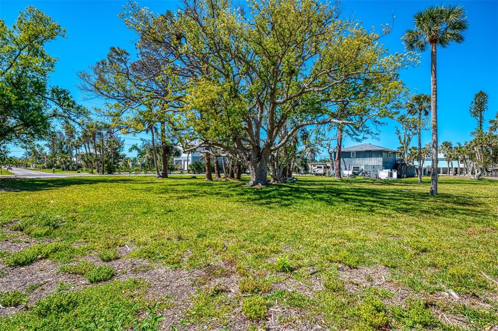 698 West Perry Street Englewood, FL 34223 - Photo 15 of 55