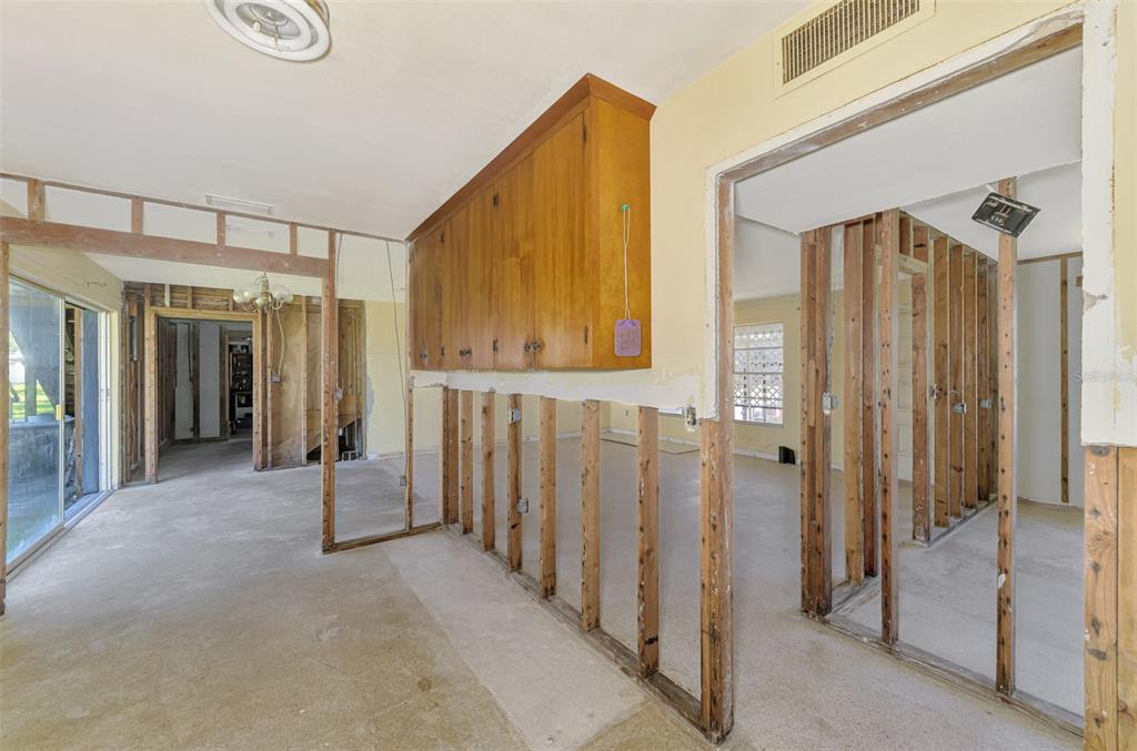 698 West Perry Street Englewood, FL 34223 - Photo 39 of 55