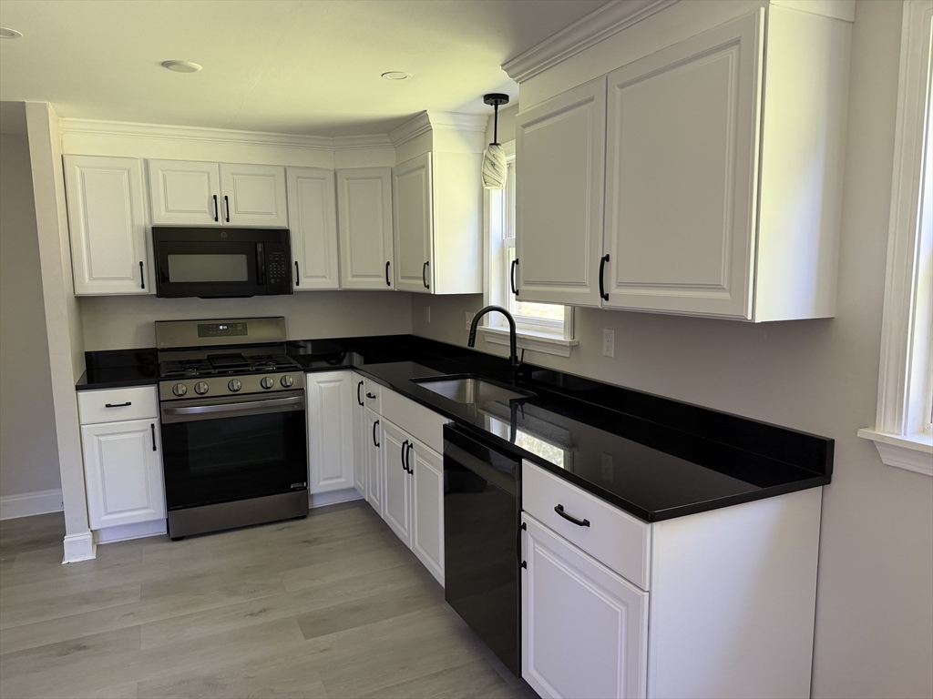 55-59 Hoover Road Walpole, MA 02081 - Photo 4 of 30 Gallery Image 4