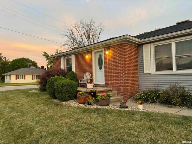 $199,900 | 108 East Crestwood Street, Morton, IL 61550