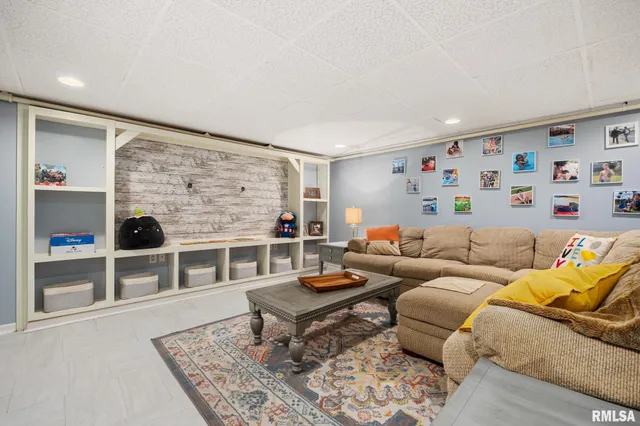 $199,900 | 108 East Crestwood Street, Morton, IL 61550