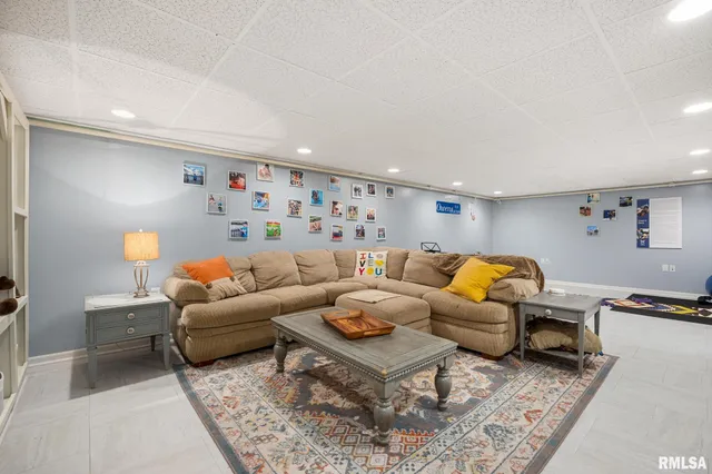 $199,900 | 108 East Crestwood Street, Morton, IL 61550