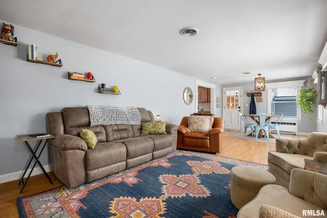 $199,900 | 108 East Crestwood Street, Morton, IL 61550