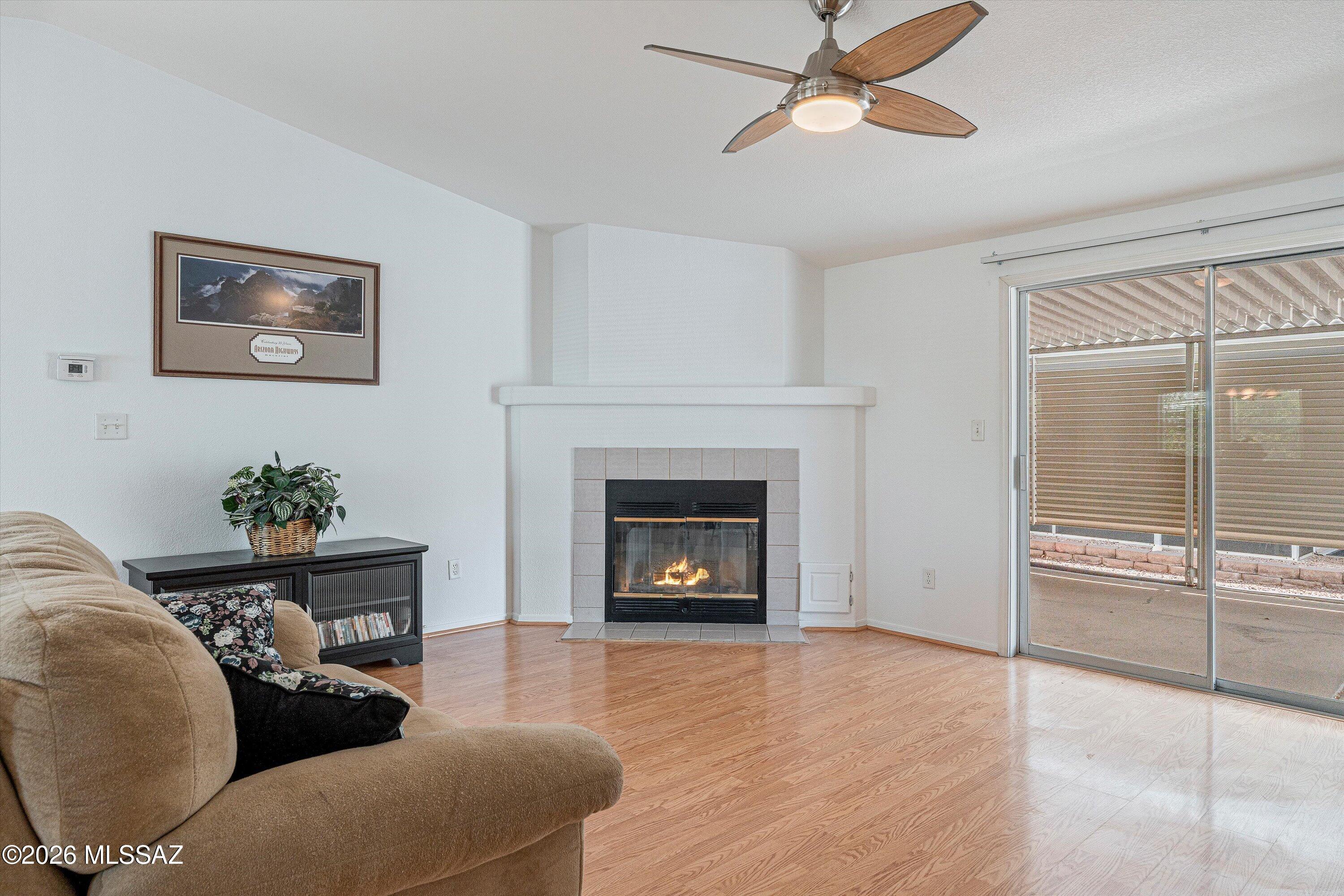 8401 South Kolb Road, Unit 524 Tucson, AZ 85756 - Photo 2 of 31 Living Room