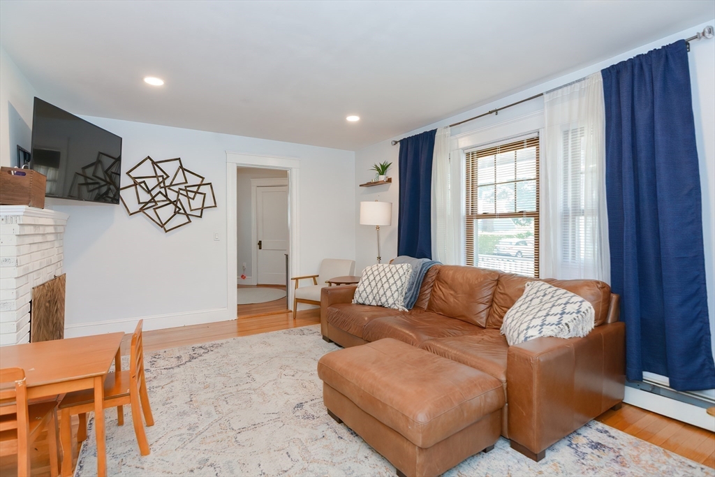 24 Palmer Road Framingham, MA 01702 - Photo 10 of 42 Gallery Image 10