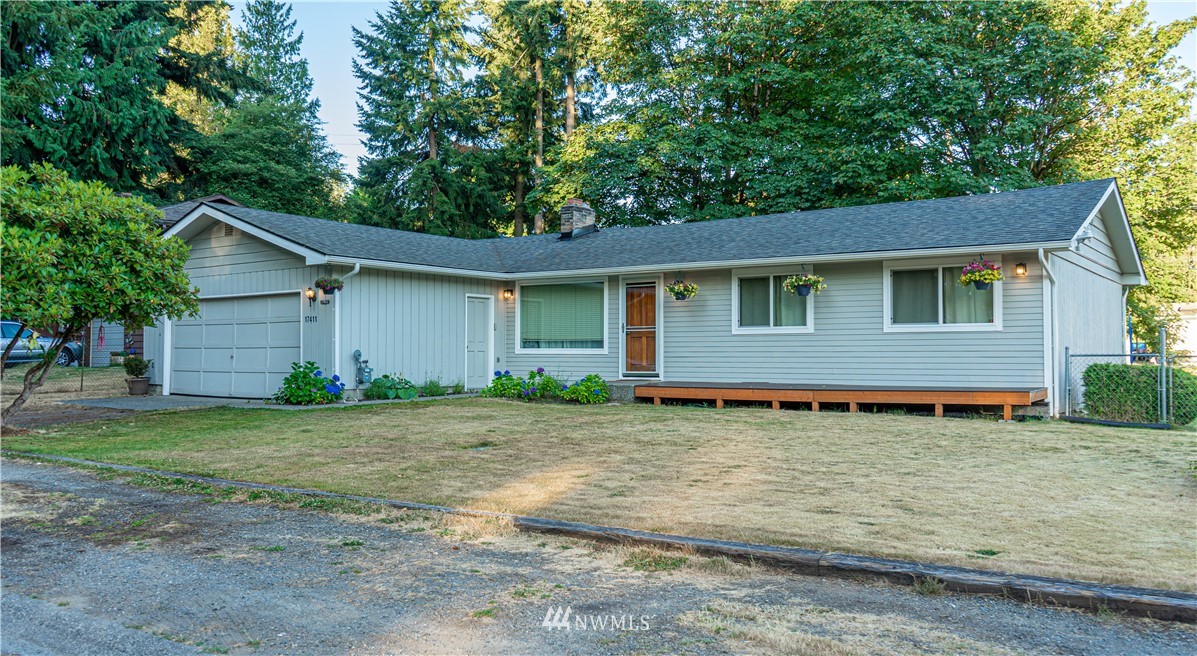 17411 117th Avenue Southeast Renton, WA 98058 - Photo 2 of 38 Gallery Image 2