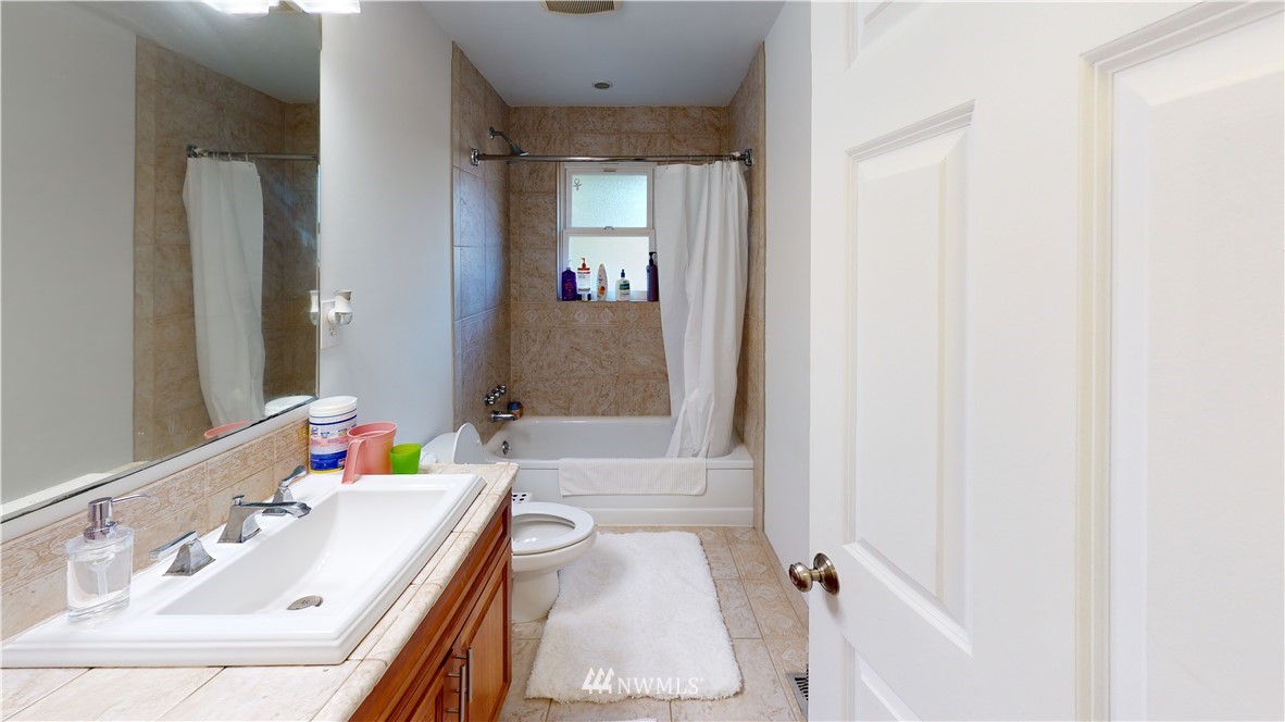 17411 117th Avenue Southeast Renton, WA 98058 - Photo 14 of 38 Gallery Image 14