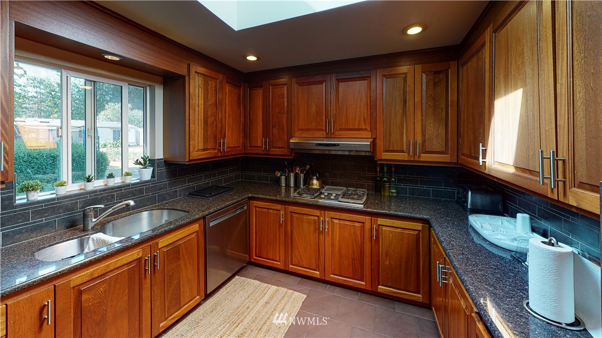 17411 117th Avenue Southeast Renton, WA 98058 - Photo 17 of 38 Gallery Image 17
