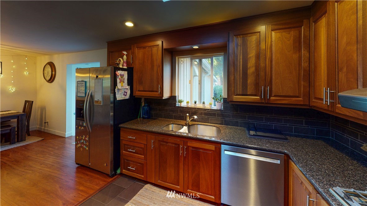 17411 117th Avenue Southeast Renton, WA 98058 - Photo 18 of 38 Gallery Image 18