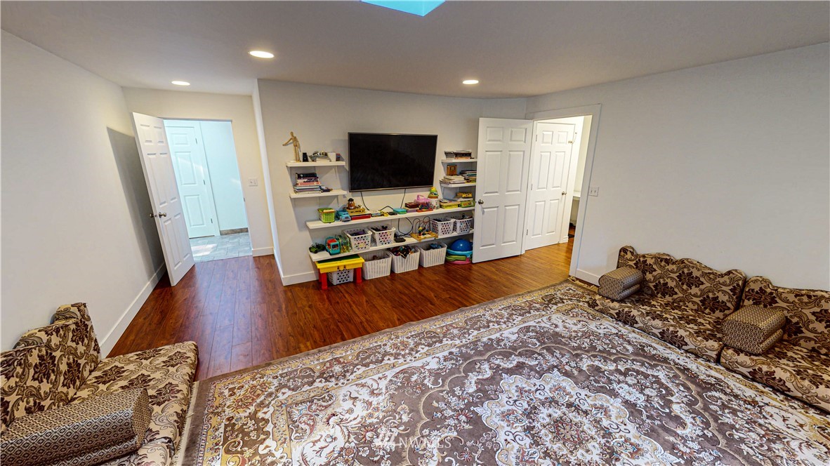 17411 117th Avenue Southeast Renton, WA 98058 - Photo 24 of 38 Gallery Image 24
