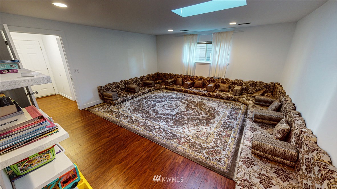 17411 117th Avenue Southeast Renton, WA 98058 - Photo 25 of 38 Gallery Image 25