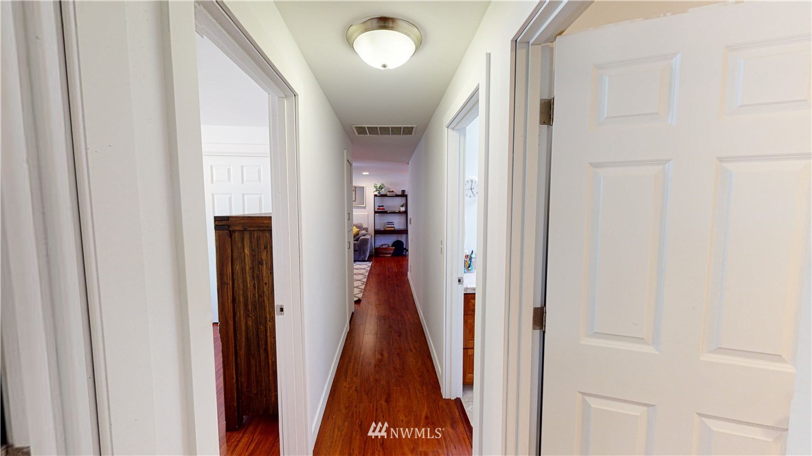 17411 117th Avenue Southeast Renton, WA 98058 - Photo 8 of 38 Gallery Image 8