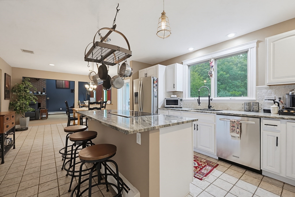 24 Rhodes Street Plainville, MA 02762 - Photo 6 of 42