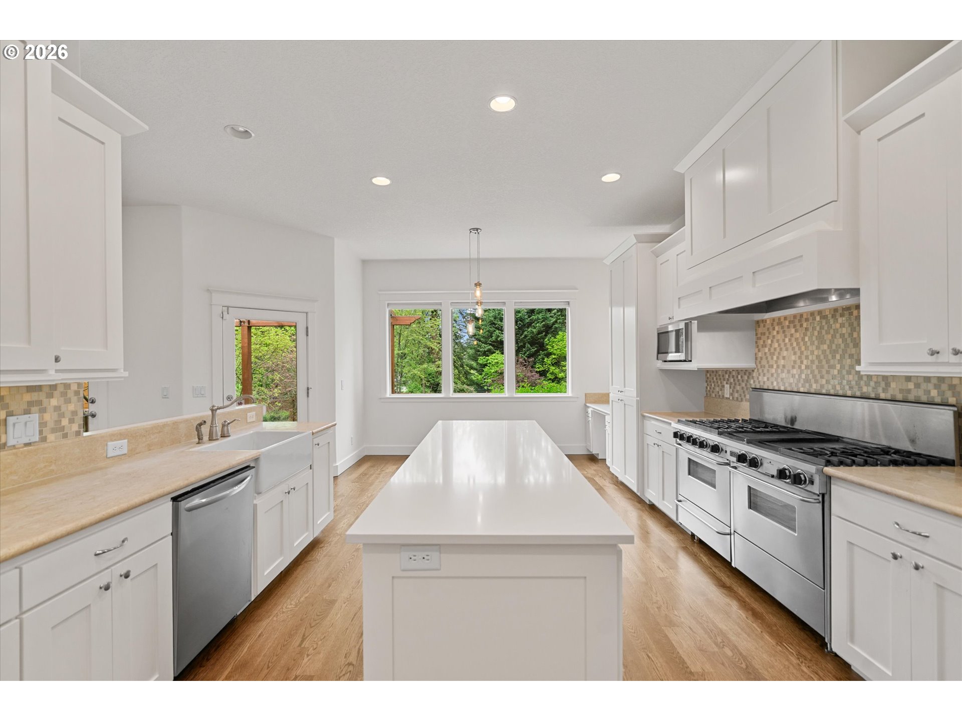 9935 Southwest 52nd Avenue Portland, OR 97219 - Photo 17 of 45