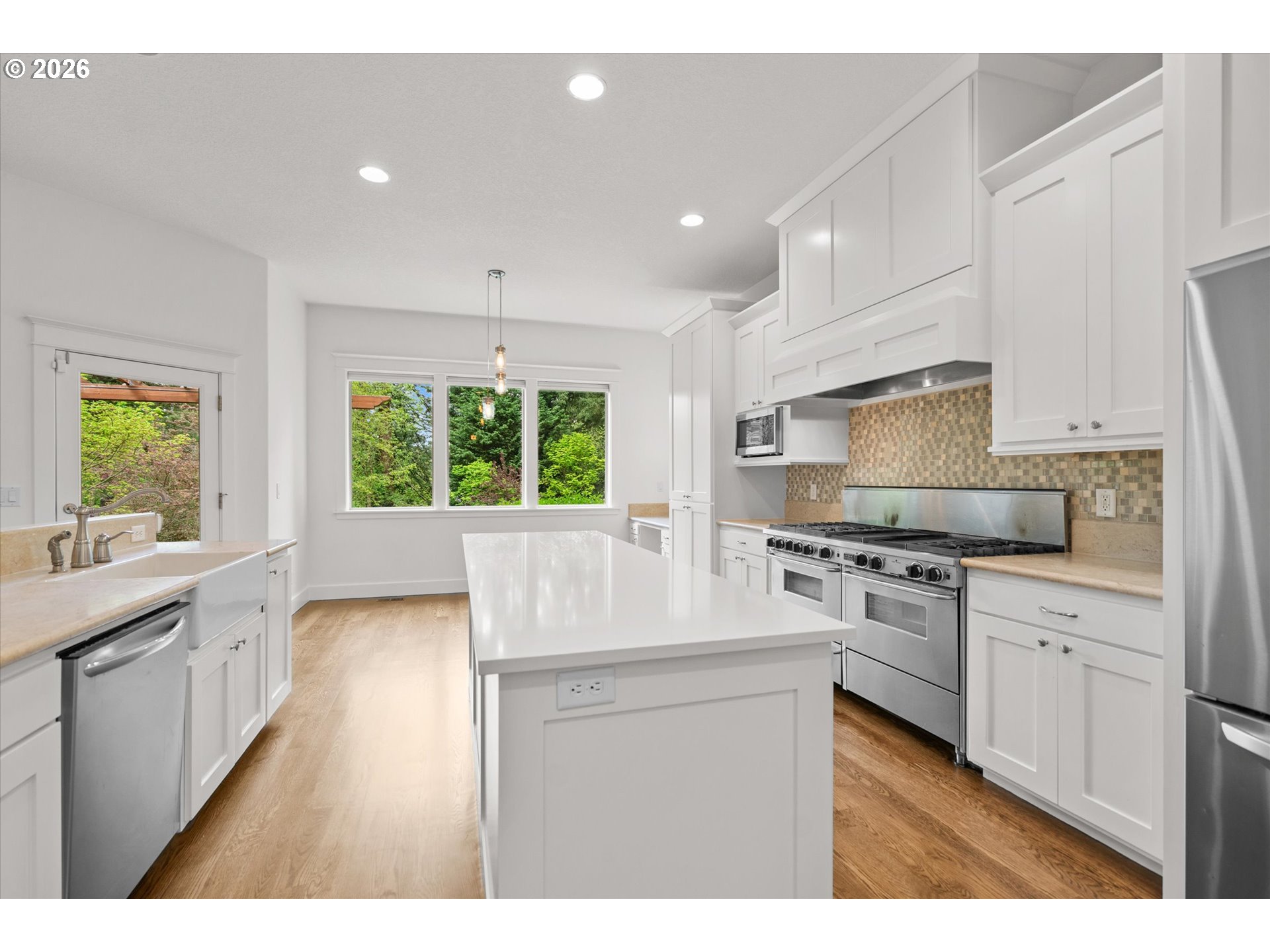 9935 Southwest 52nd Avenue Portland, OR 97219 - Photo 19 of 45