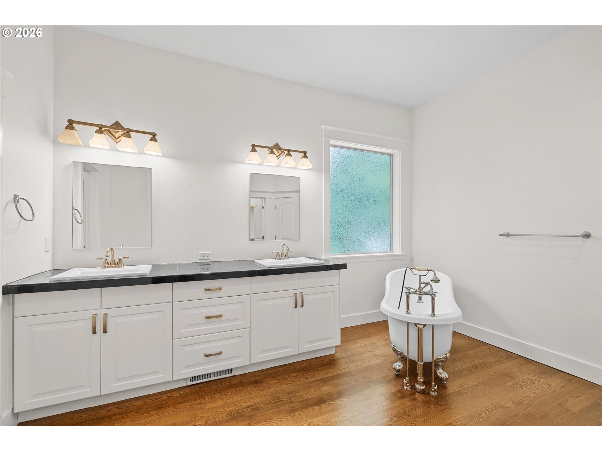 9935 Southwest 52nd Avenue Portland, OR 97219 - Photo 23 of 45