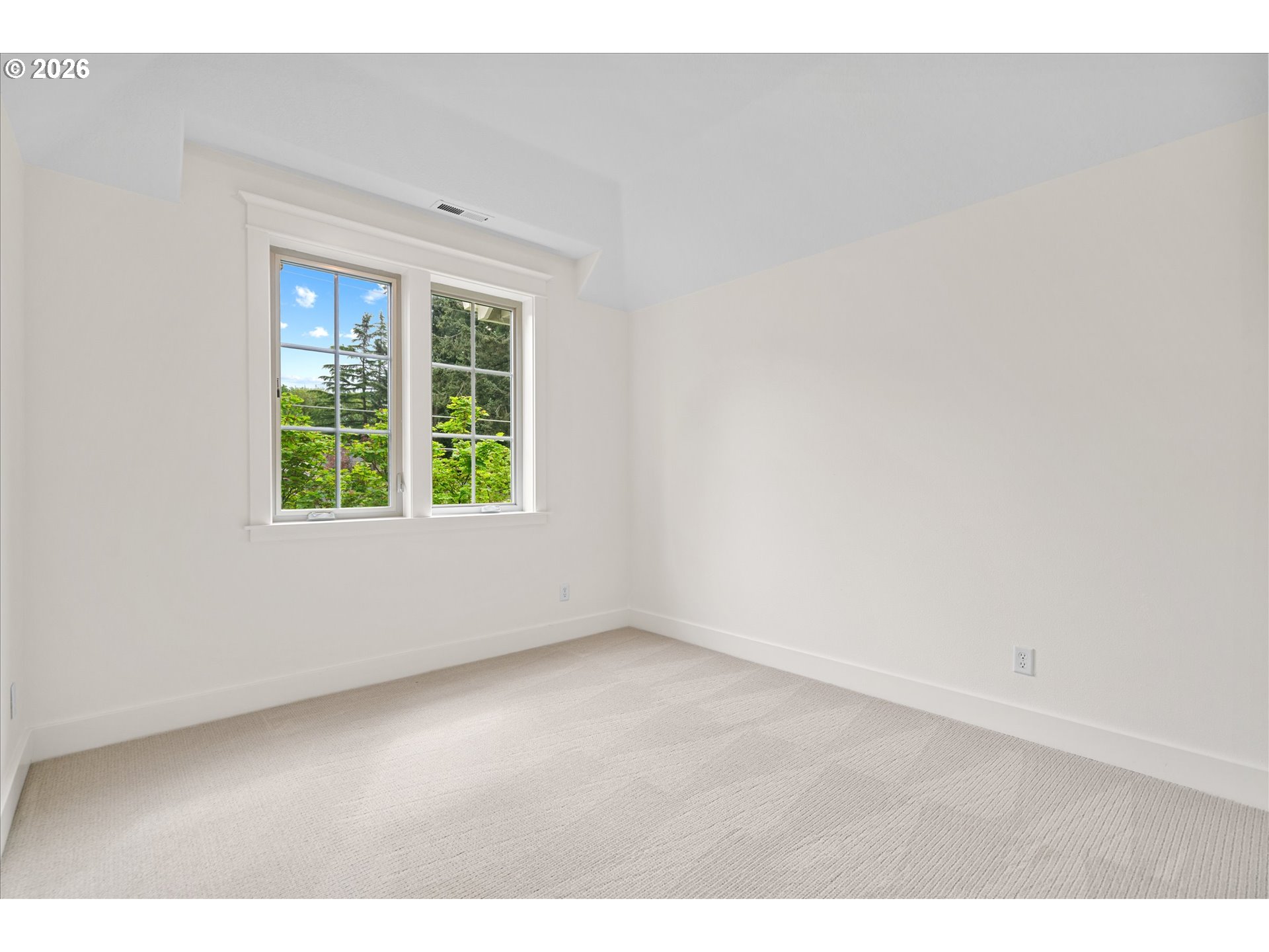 9935 Southwest 52nd Avenue Portland, OR 97219 - Photo 31 of 45
