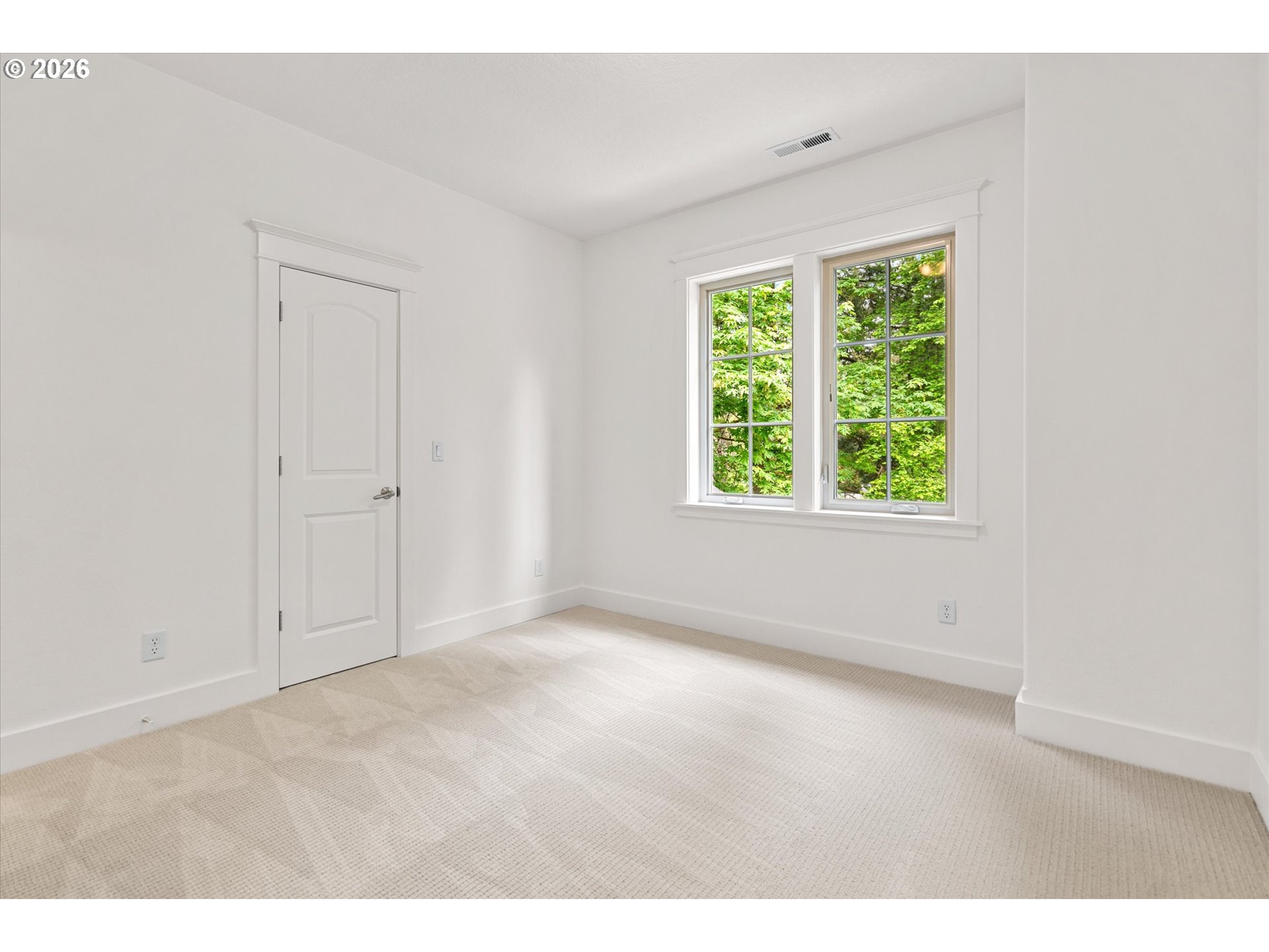 9935 Southwest 52nd Avenue Portland, OR 97219 - Photo 33 of 45
