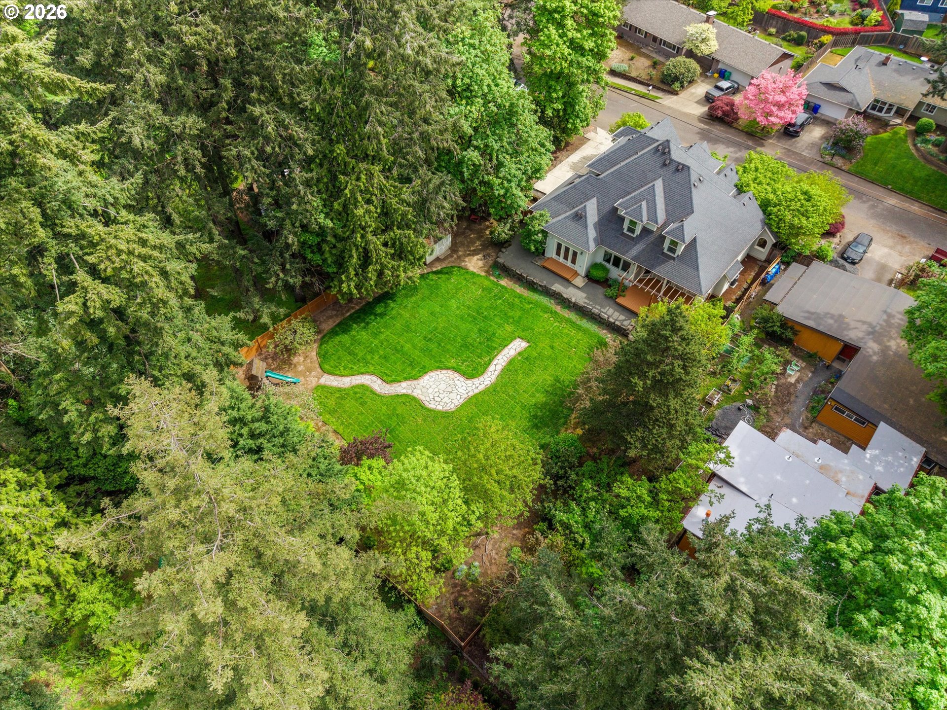 9935 Southwest 52nd Avenue Portland, OR 97219 - Photo 4 of 45