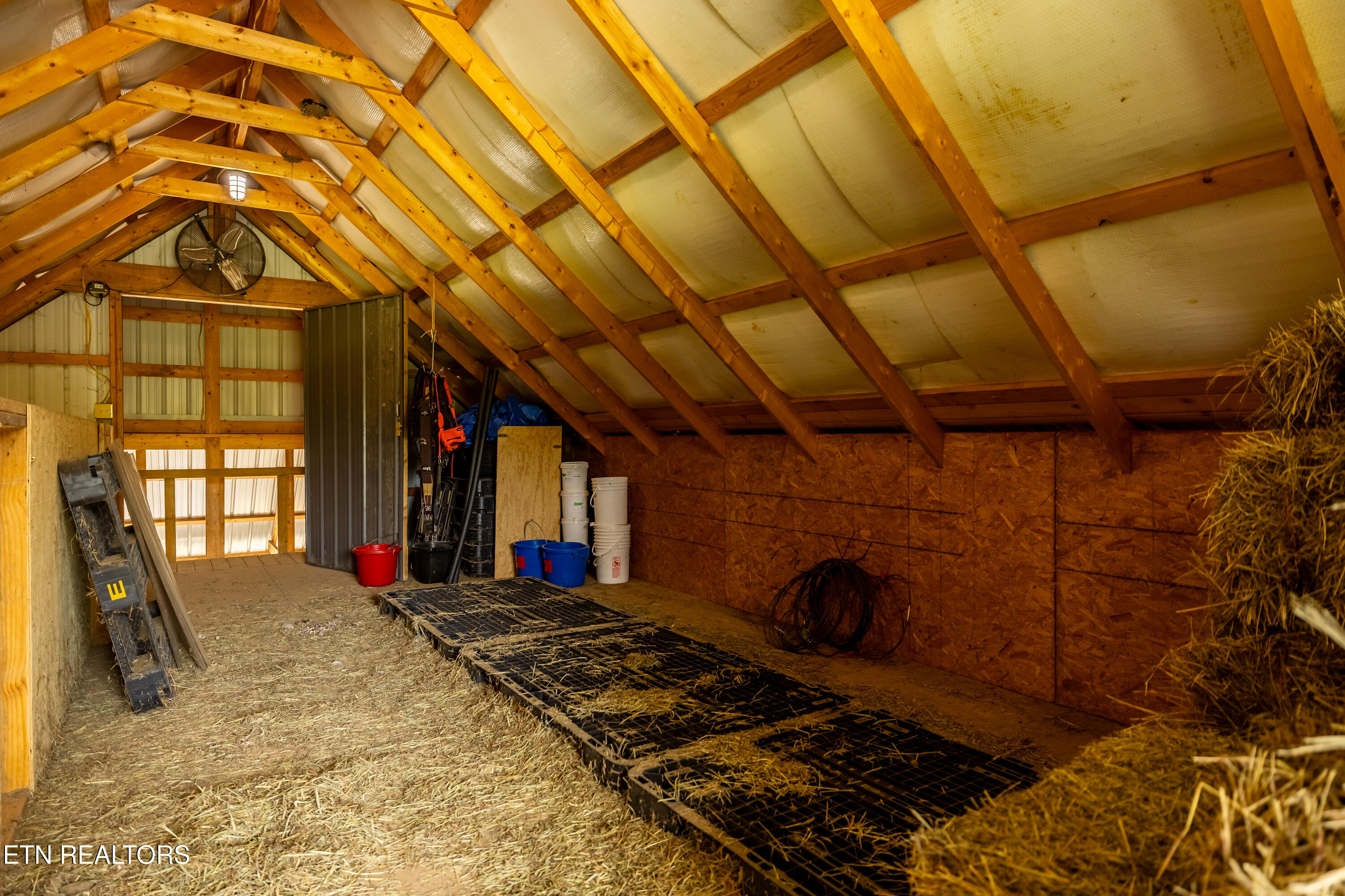 1152 Brier Branch Road Graysville, TN 37338 - Photo 37 of 49 Hayloft