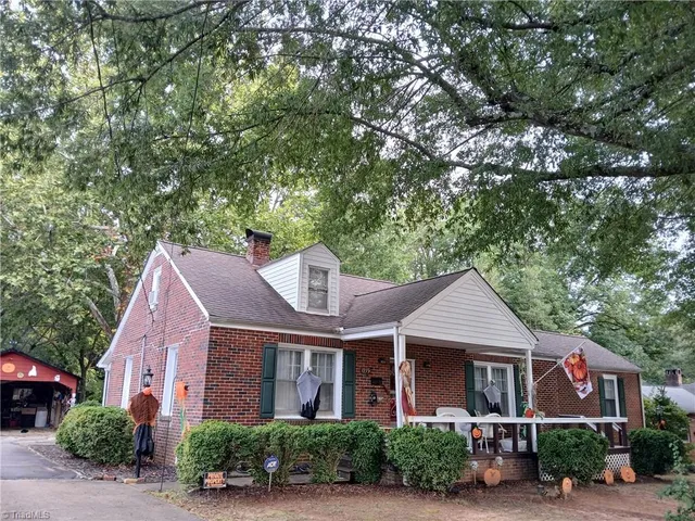 $299,900 | 1729 South Scales Street, Reidsville, NC 27320