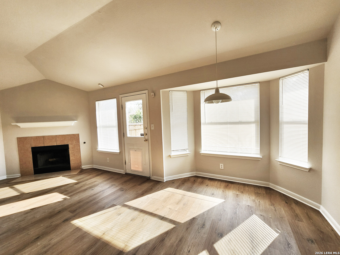 8422 Whitebrush Converse, TX 78109 - Photo 5 of 37