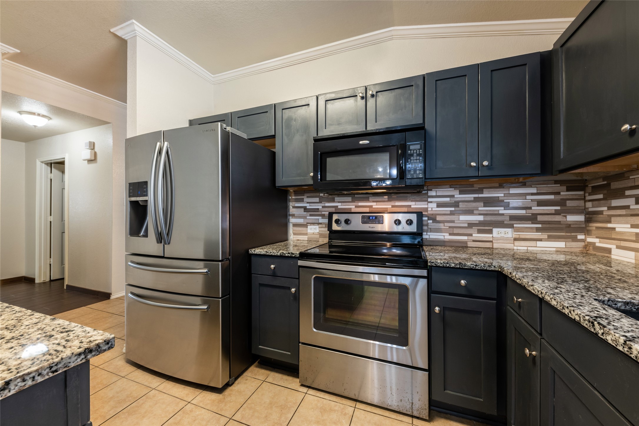 207 Baldwin Street Hutto, TX 78634 - Photo 2 of 19