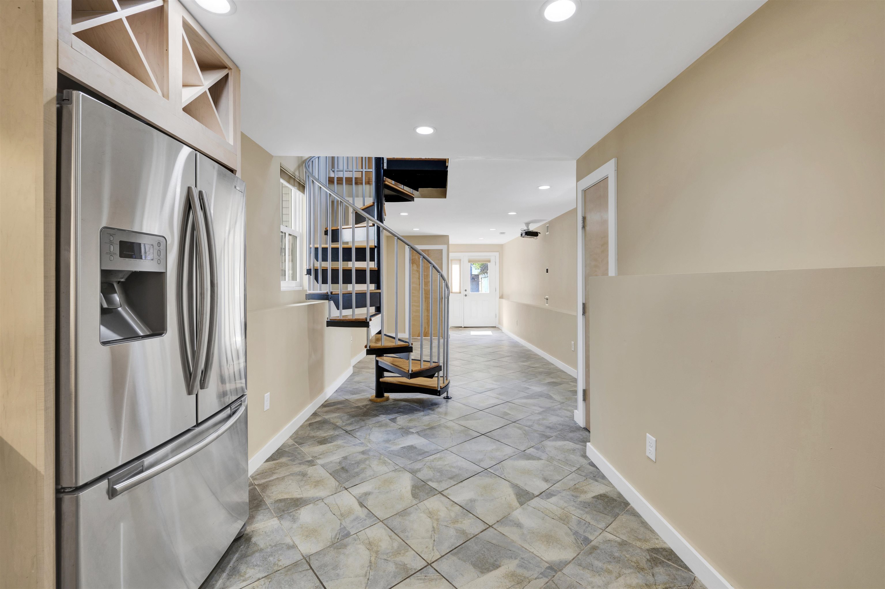 93 High Street, Unit 4 Portsmouth, NH 03801 - Photo 10 of 36