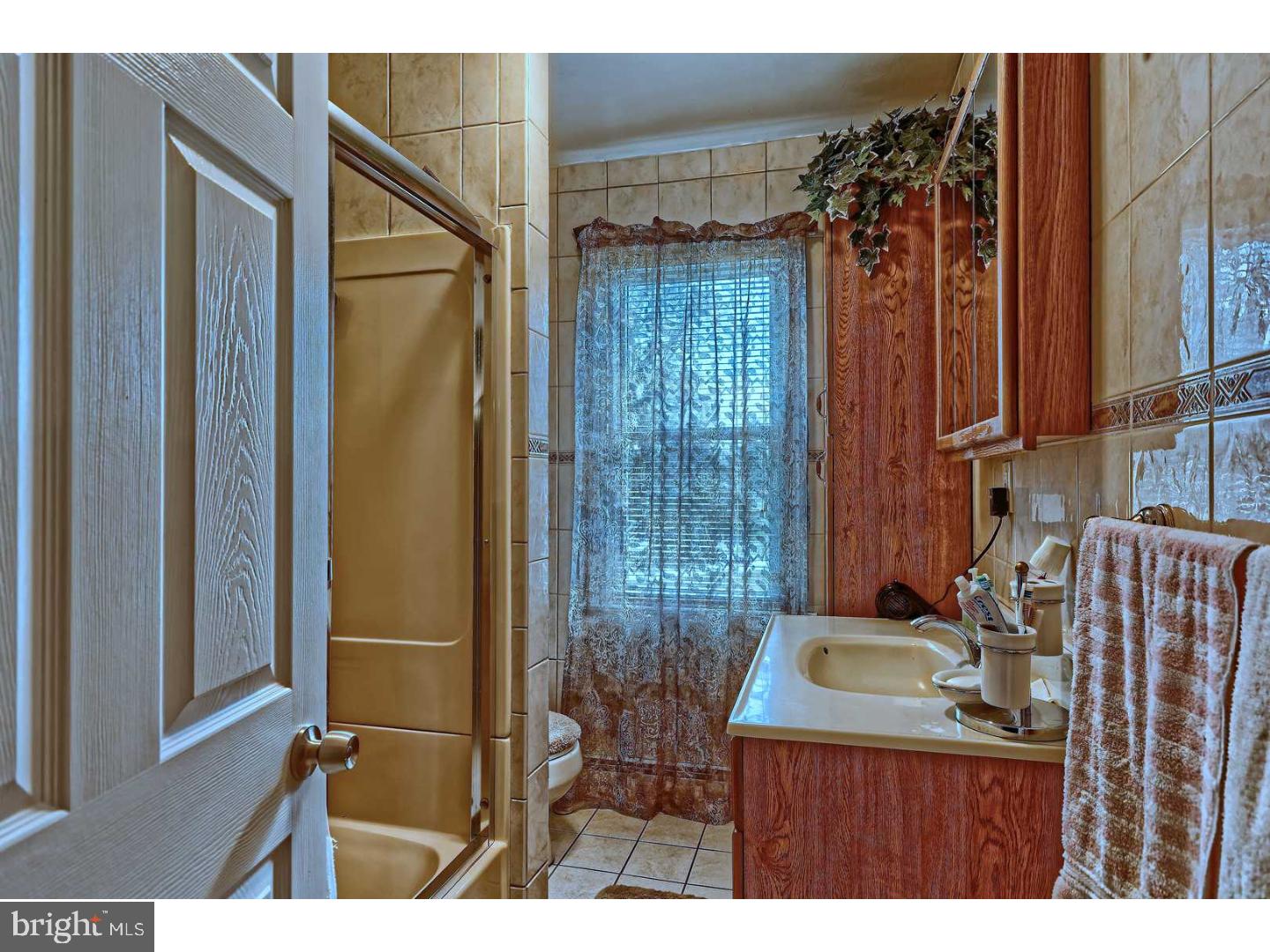 606 North Forklanding Road Maple Shade, NJ 08052 - Photo 12 of 17