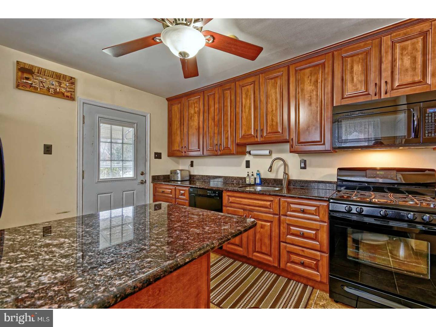 606 North Forklanding Road Maple Shade, NJ 08052 - Photo 4 of 17