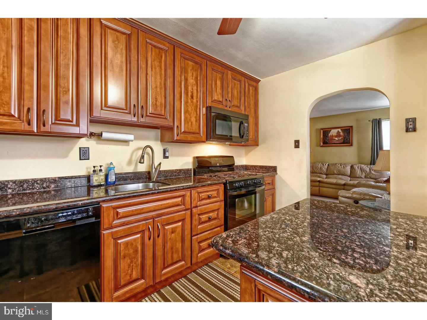 606 North Forklanding Road Maple Shade, NJ 08052 - Photo 5 of 17