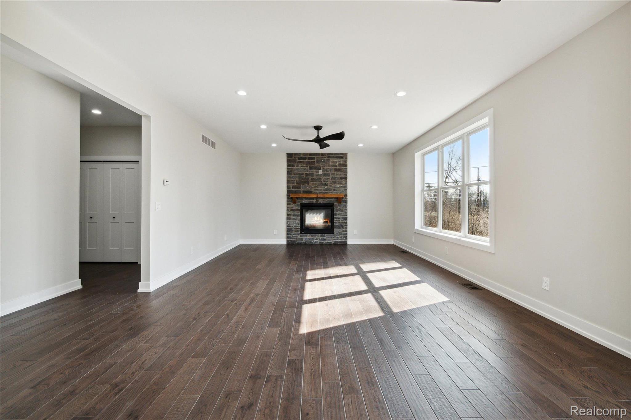 241 Maplehill Road Rochester, MI 48306 - Photo 19 of 46 Gallery Image 19