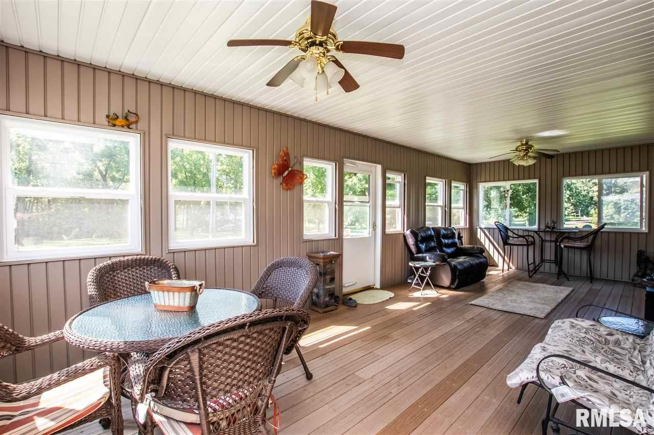 17368 Red Shale Hill Road Pekin, IL 61554 - Photo 7 of 35