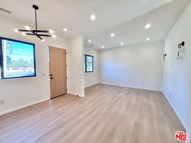 $3,495 | 17850 Saticoy Street, Los Angeles, CA 91335