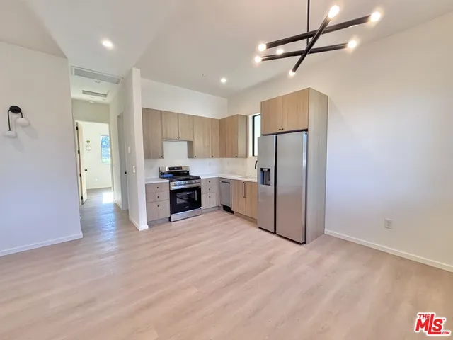 $3,495 | 17850 Saticoy Street, Los Angeles, CA 91335