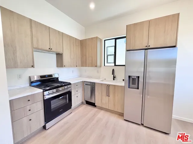 $3,495 | 17850 Saticoy Street, Los Angeles, CA 91335