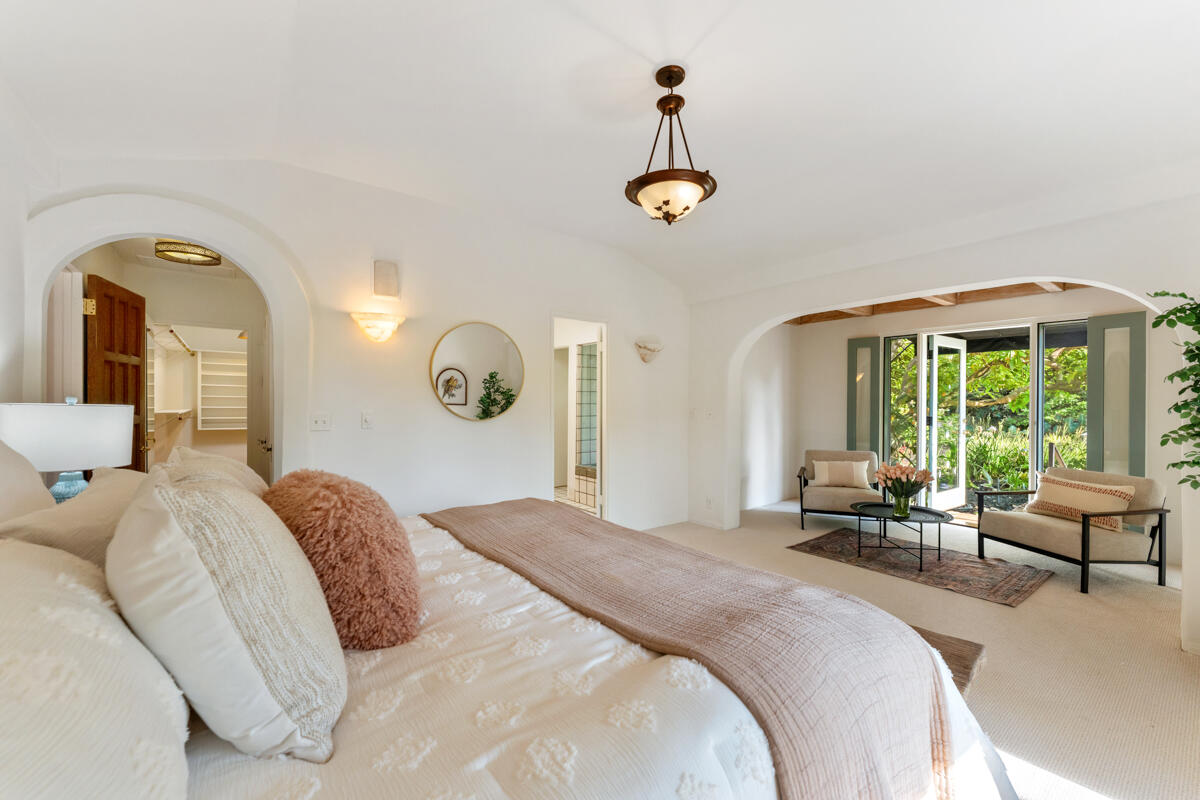 99 La Vuelta Road Montecito, CA 93108 - Photo 13 of 35 Primary bedroom