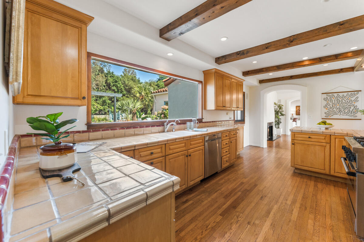 99 La Vuelta Road Montecito, CA 93108 - Photo 9 of 35 Kitchen