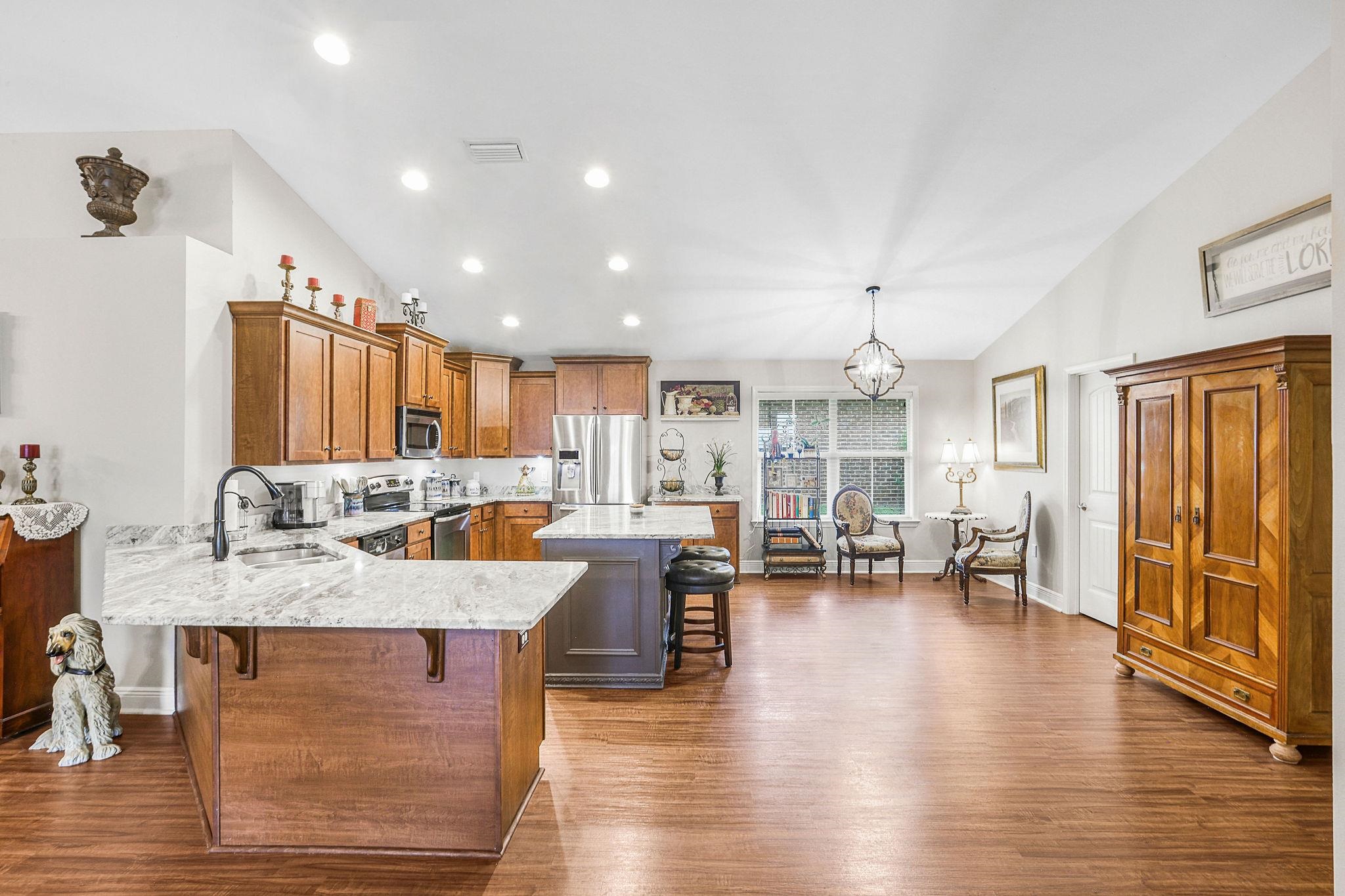 511 Charing Cross Street Fairhope, AL 36532 - Photo 3 of 19