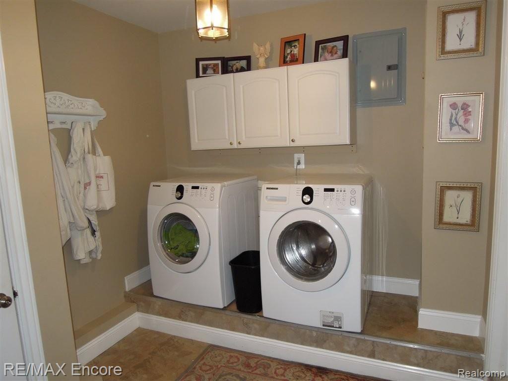 6185 Clarkston Road Clarkston, MI 48346 - Photo 32 of 33 LAUNDRY ROOM