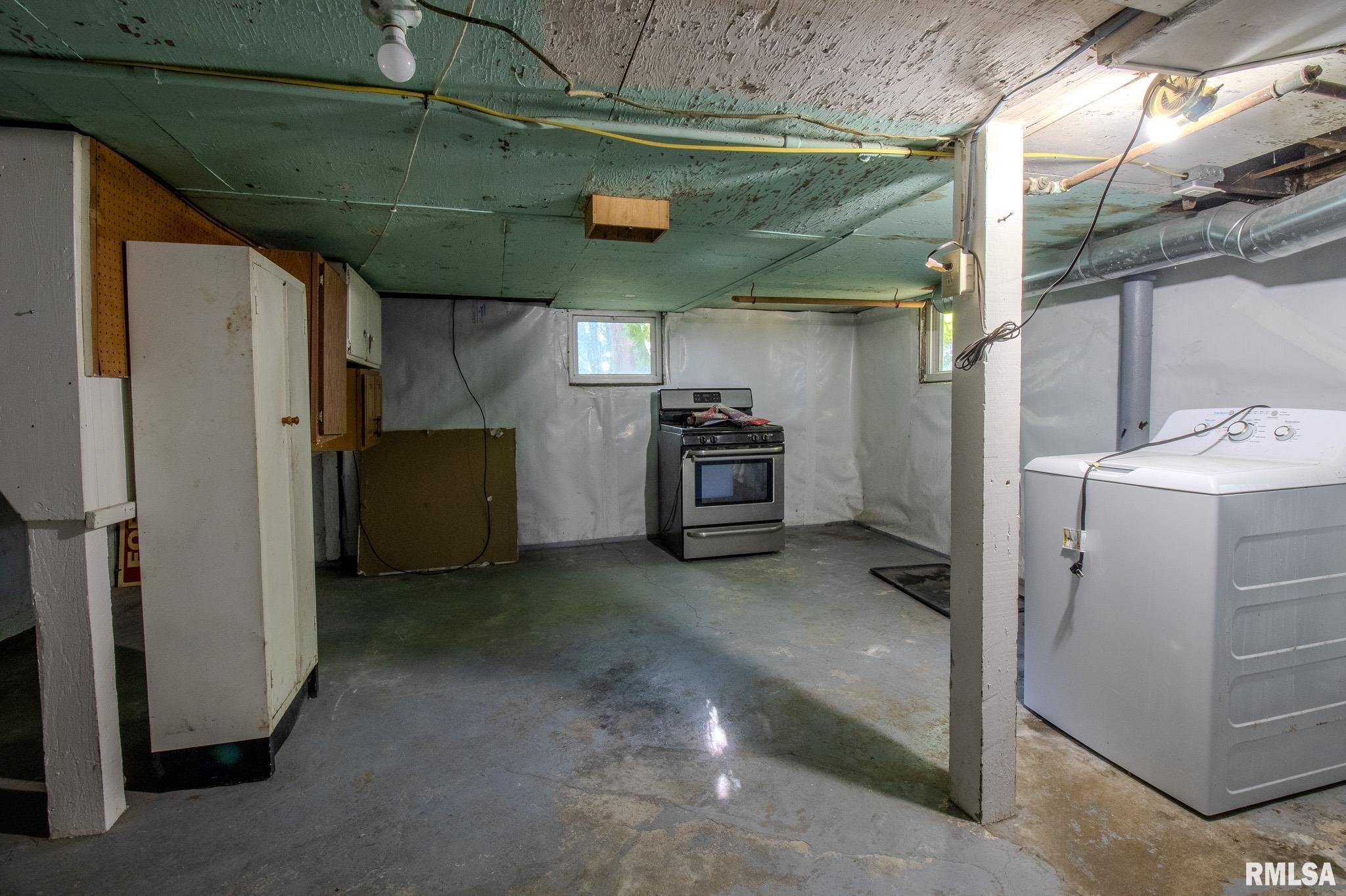 905 West Taylor Street Bloomington, IL 61701 - Photo 18 of 22