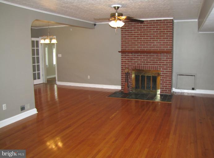 506 Koch Road Linthicum, MD 21090 - Photo 3 of 25 Living Room