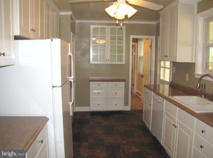 506 Koch Road Linthicum, MD 21090 - Photo 7 of 25 Kitchen