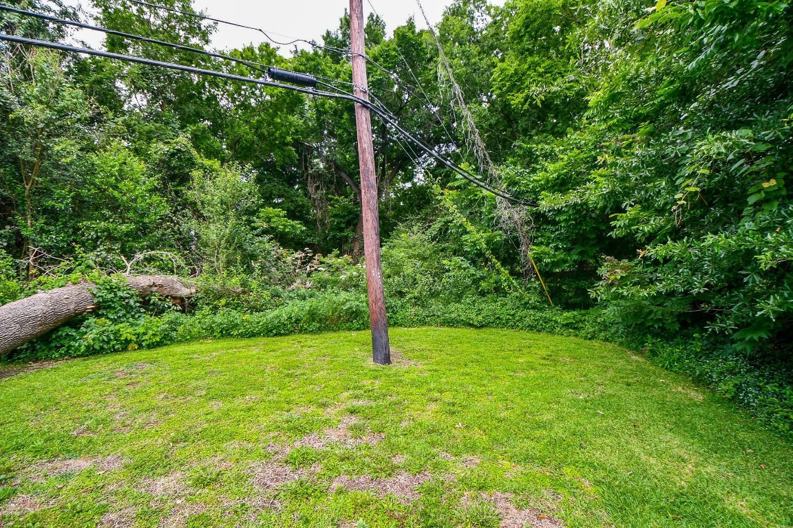 5522 Nassau Road Houston, TX 77021 - Photo 24 of 26 a view of a field with a tree