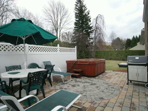 45 Applewood Road Cranston, RI 02920 - Photo 6 of 12 Other.