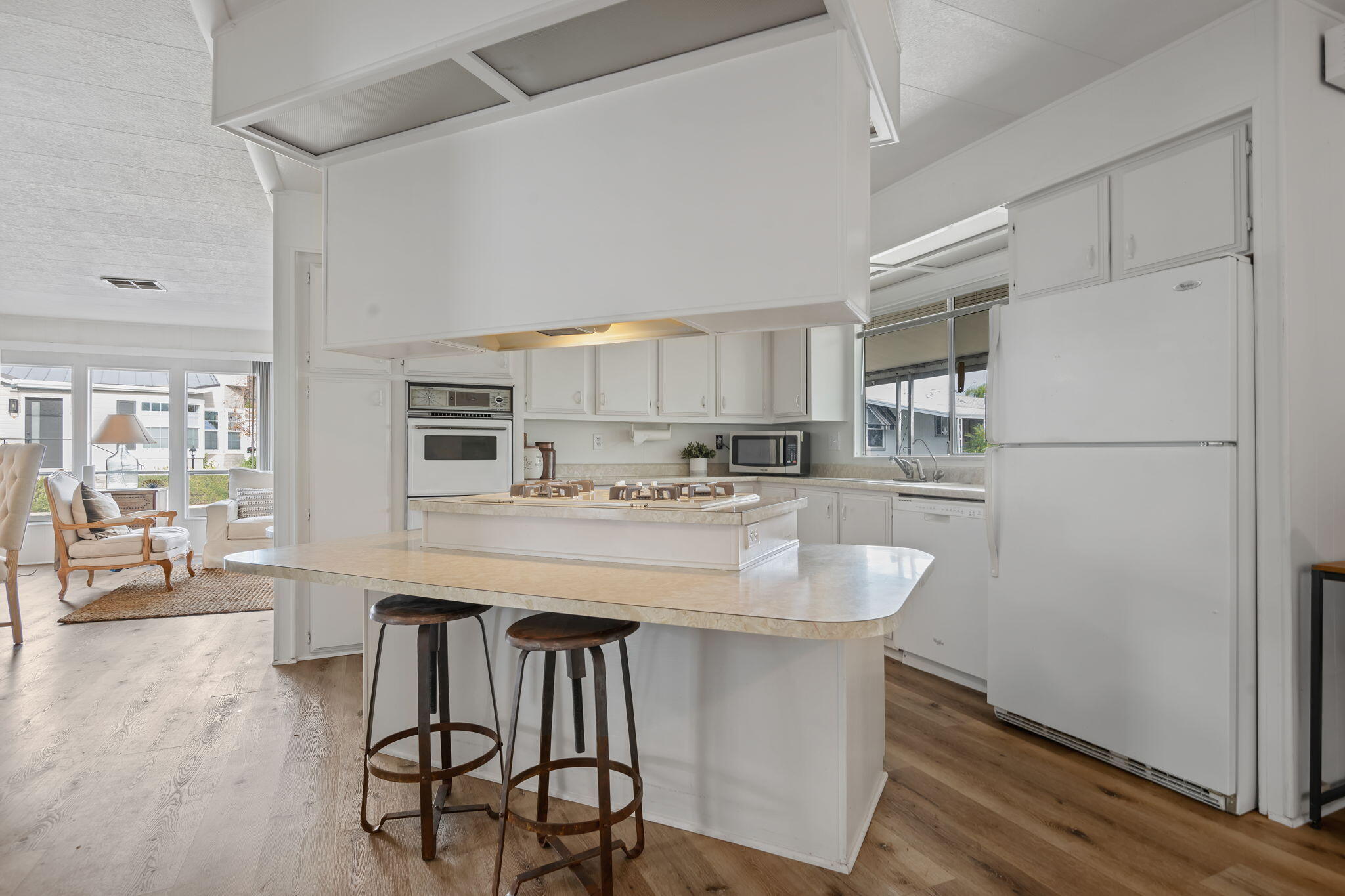 333 Old Mill Road, Unit 38 Santa Barbara, CA 93110 - Photo 13 of 32 12 - Kitchen