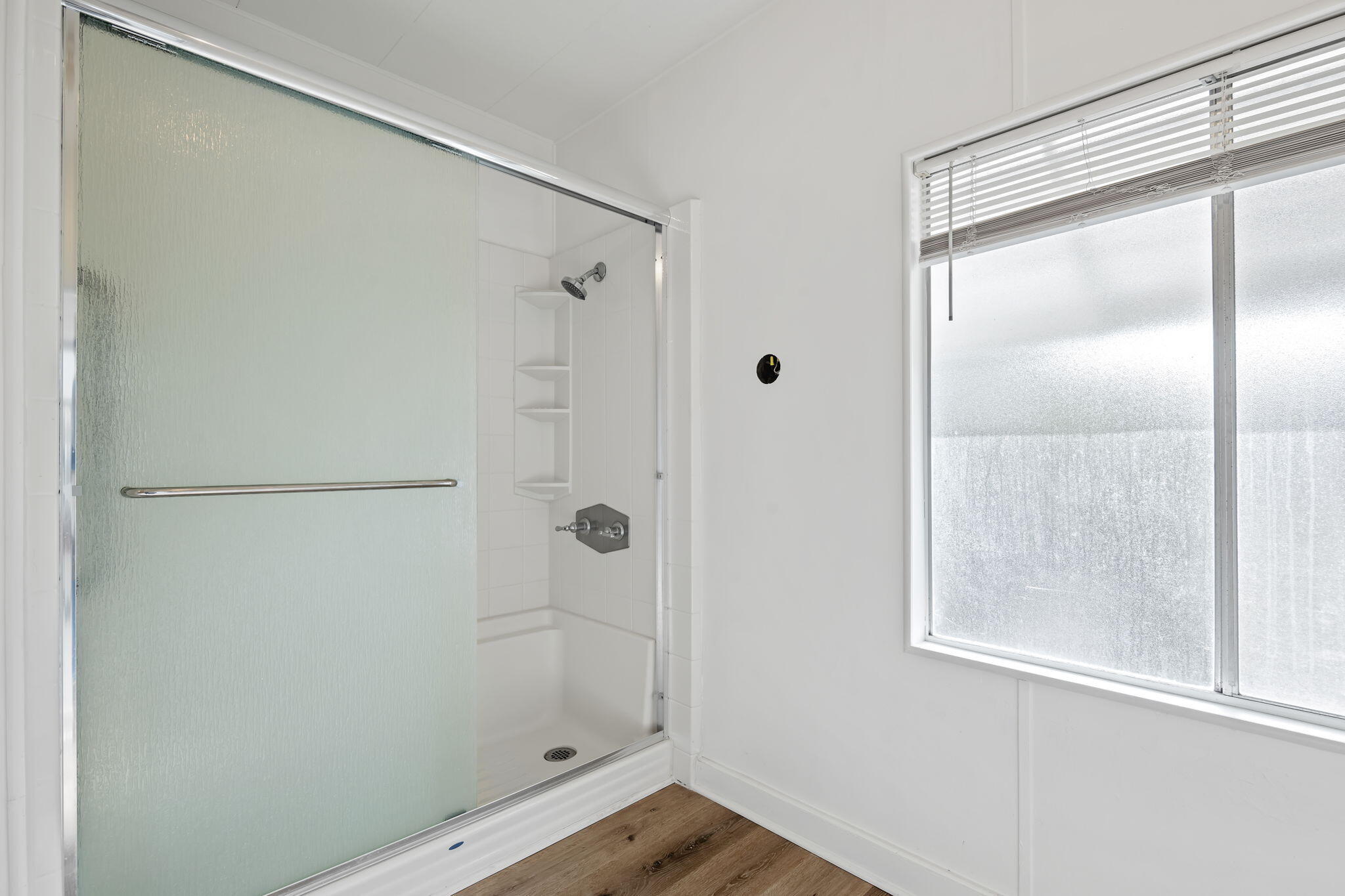 333 Old Mill Road, Unit 38 Santa Barbara, CA 93110 - Photo 19 of 32 18 - Primary Bathroom