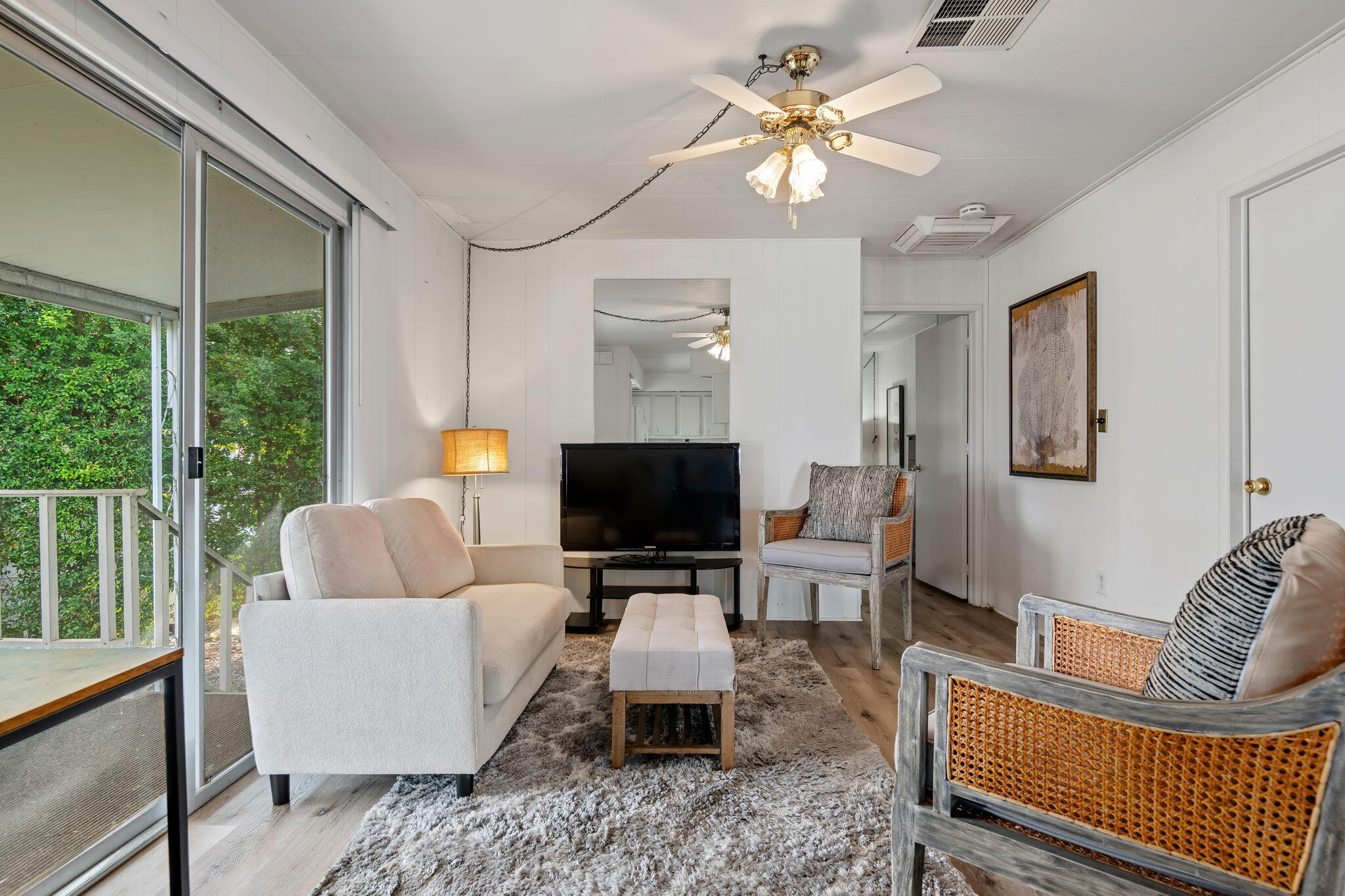 13 - Family Room